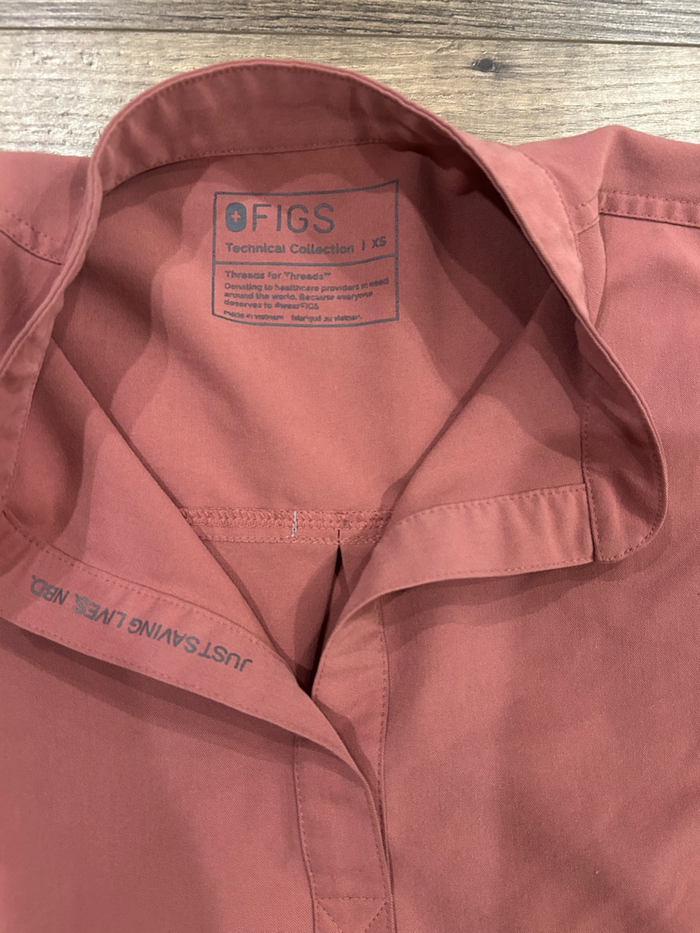 FIGS Scrub Top - Picture 2 of 3